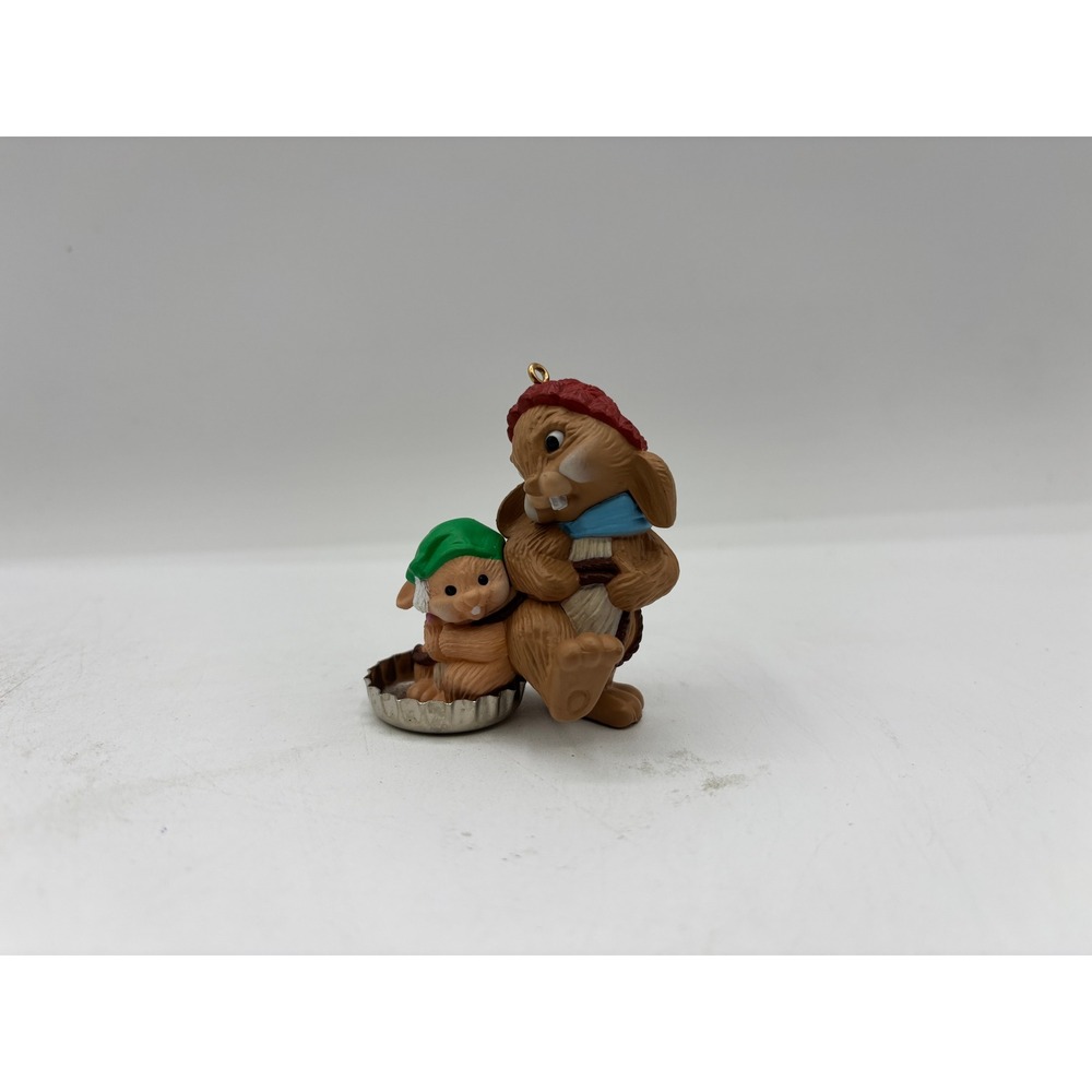 Hallmark Keepsake Dated 1985 Vintage Bottlecap Fun Bunnies Handcrafted Ornament